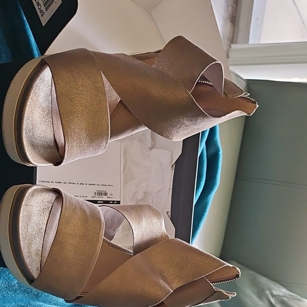 Gold Sandals with Elegant Design